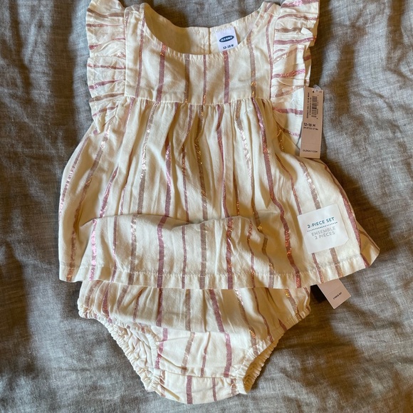 NWT Old Navy 2 piece set- cream with pink stripes- baby/toddler girl size 12-18 - Picture 1 of 3